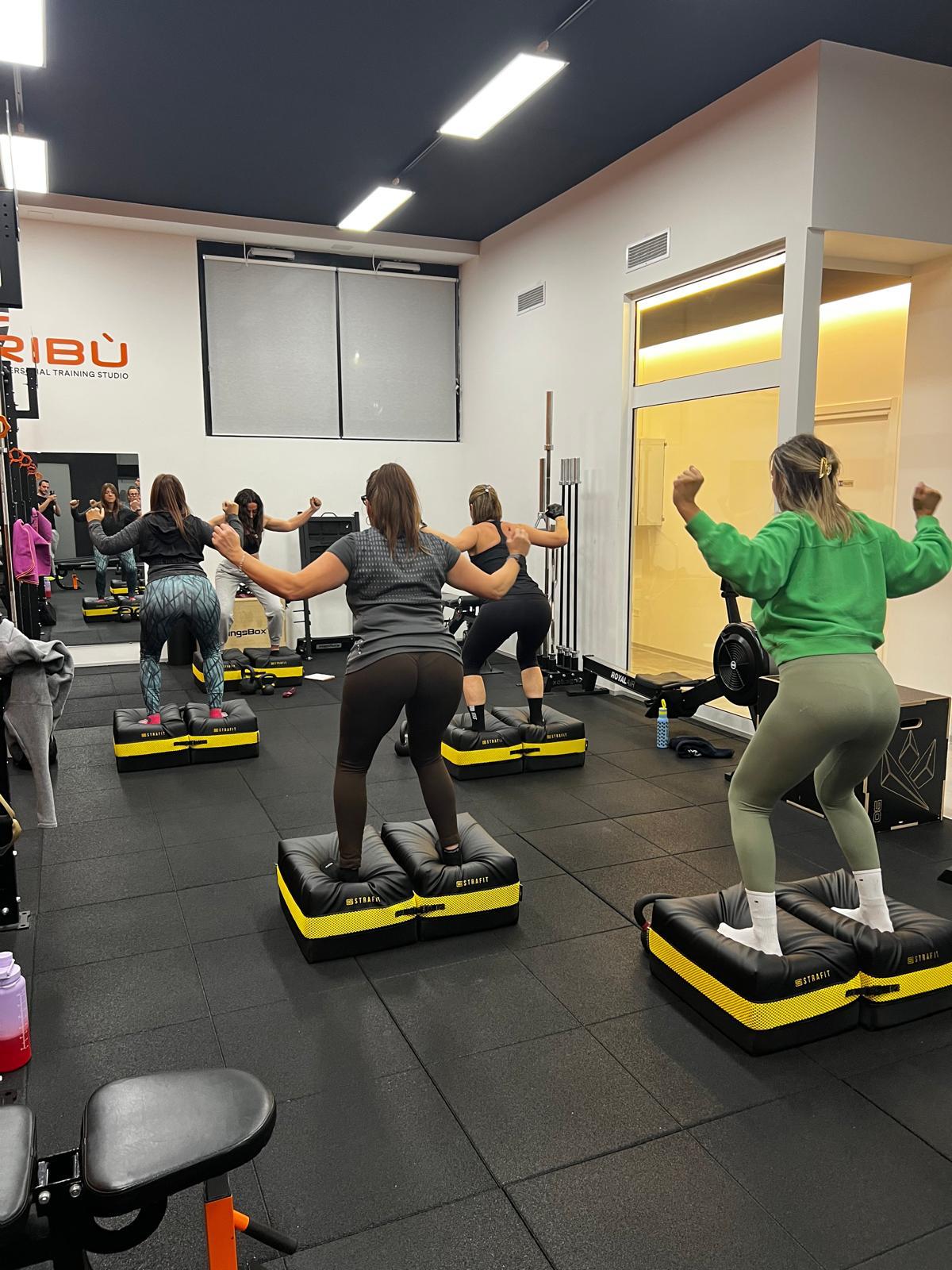 Miniclass Strafit allenamento in piedi su cuscini - Tribù Studio Verona
